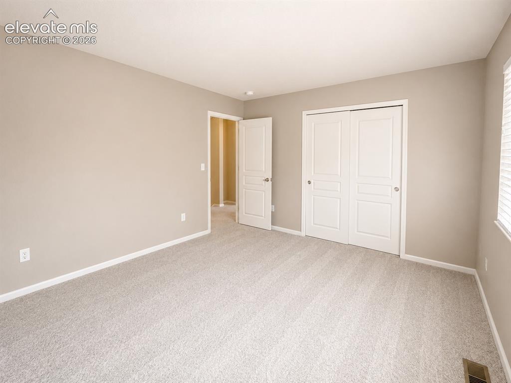Image 11 of 27: Bedroom