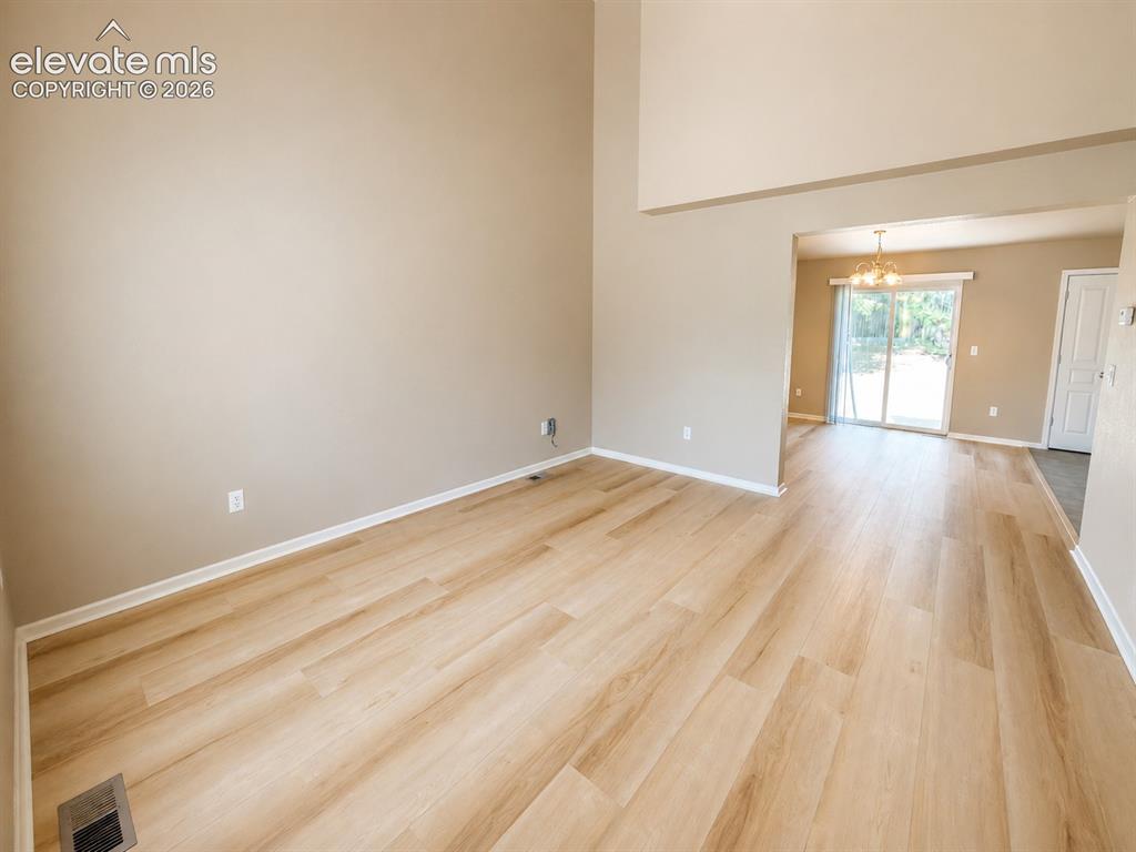 Image 6 of 27: Living Room