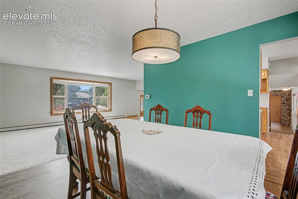 Image 10 of 29: Dining Area