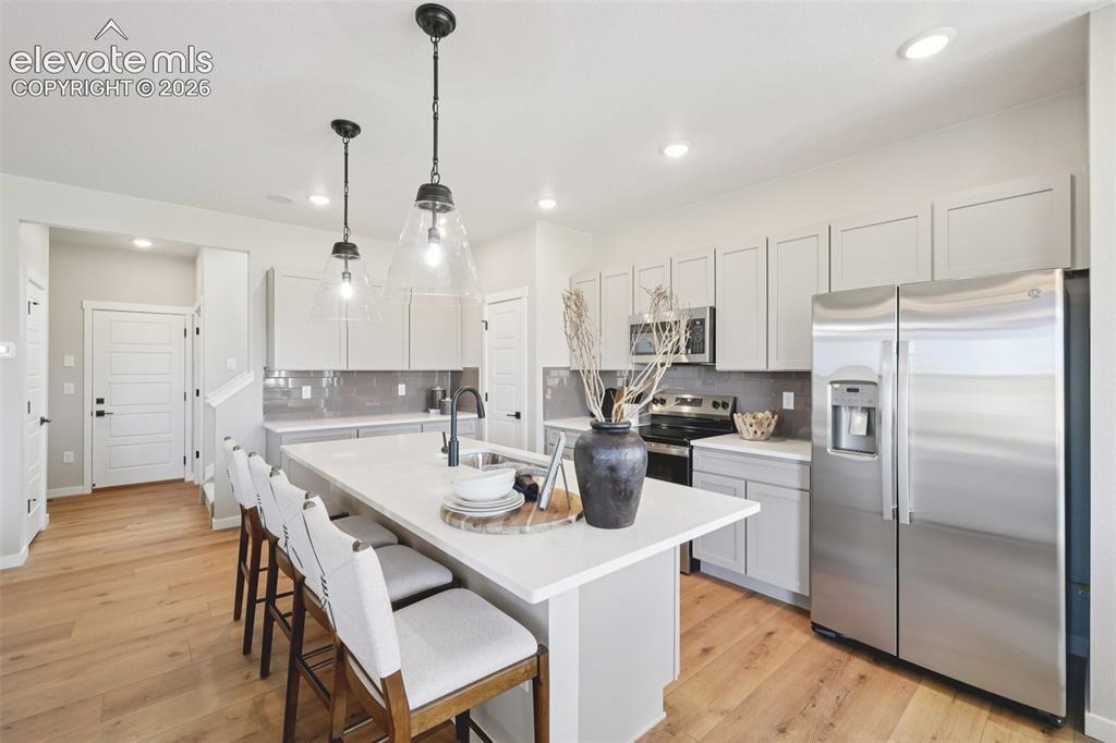 Image 16 of 50: Kitchen