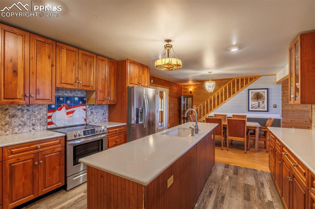 Image 10 of 26: Kitchen