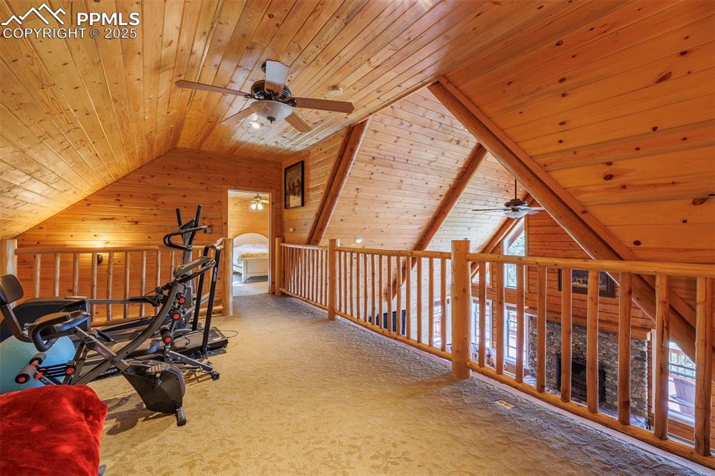 Image 16 of 26: Loft