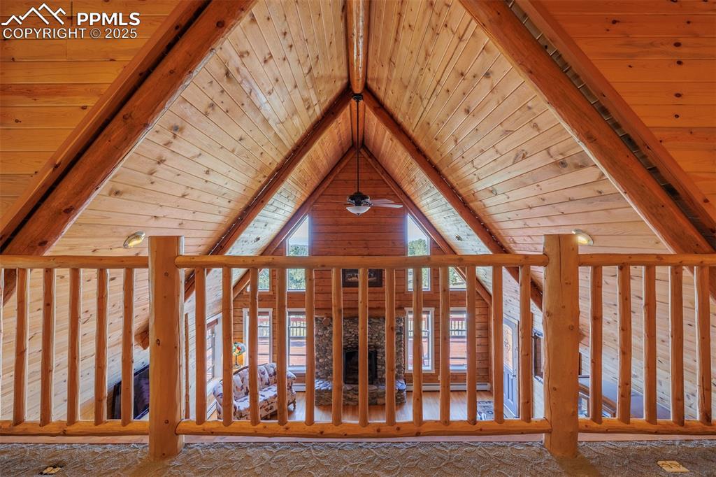 Image 17 of 26: Loft
