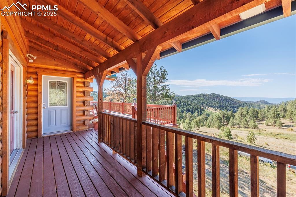Image 4 of 26: Deck