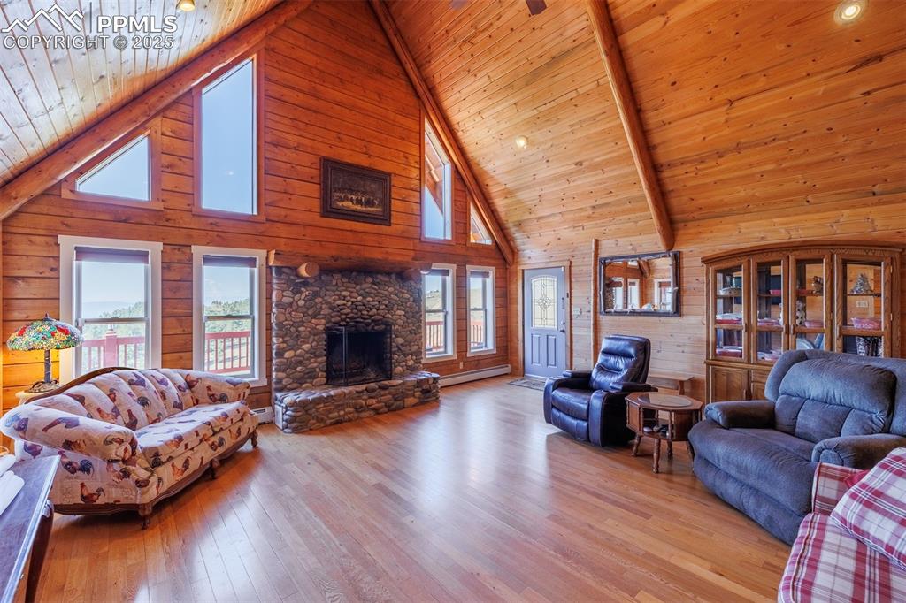Image 5 of 26: Great Room