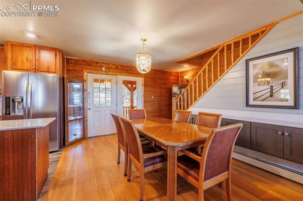Image 8 of 26: Dining Area