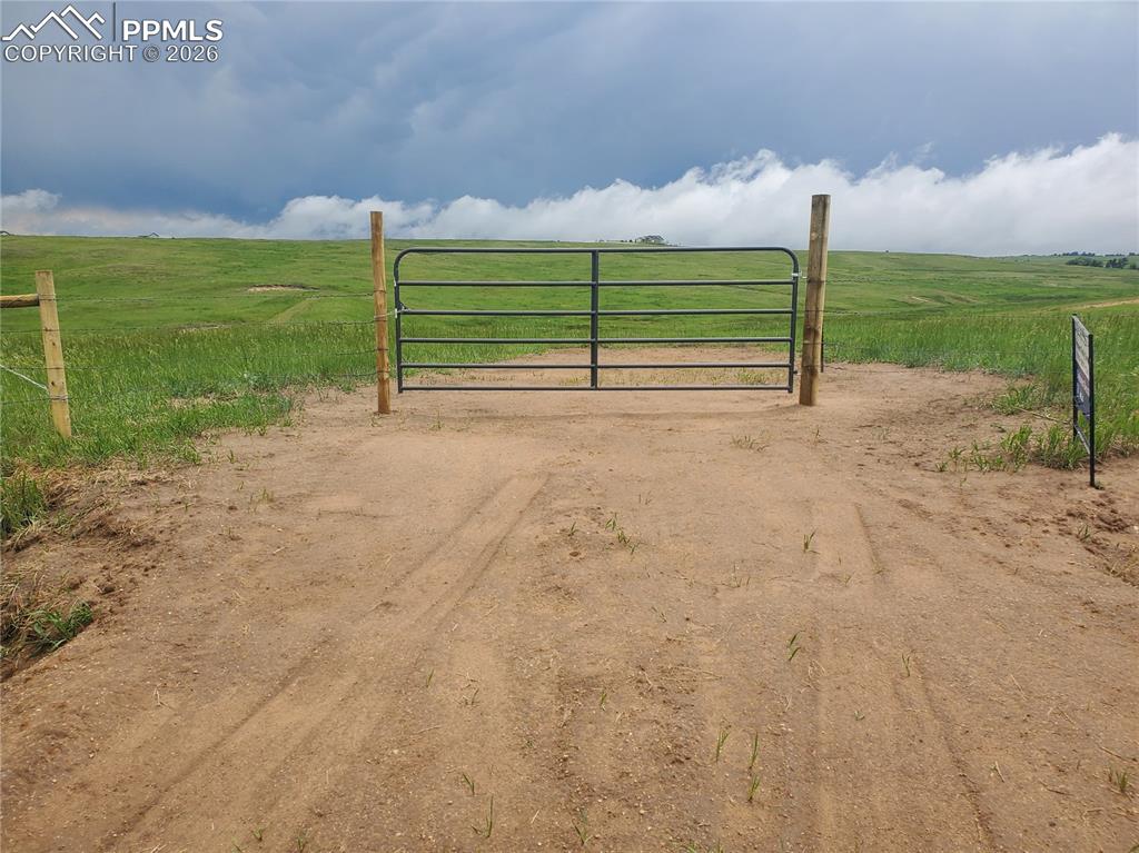 Image 10 of 29: Fence