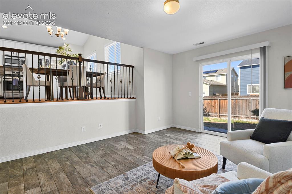 Image 31 of 46: Family Room