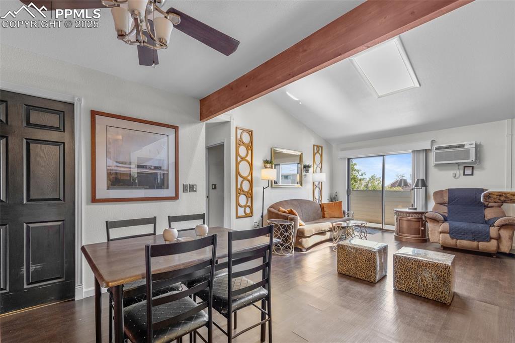 Image 2 of 20: Dining Area