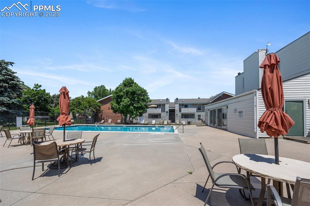 Image 20 of 20: Pool