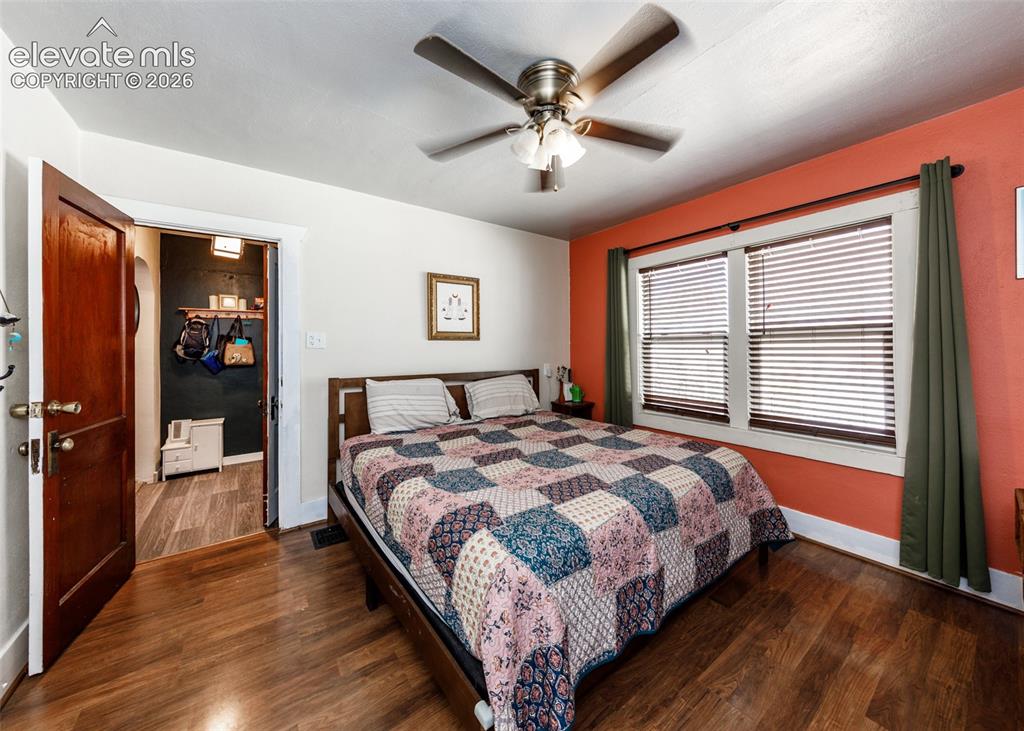 Image 17 of 42: Bedroom