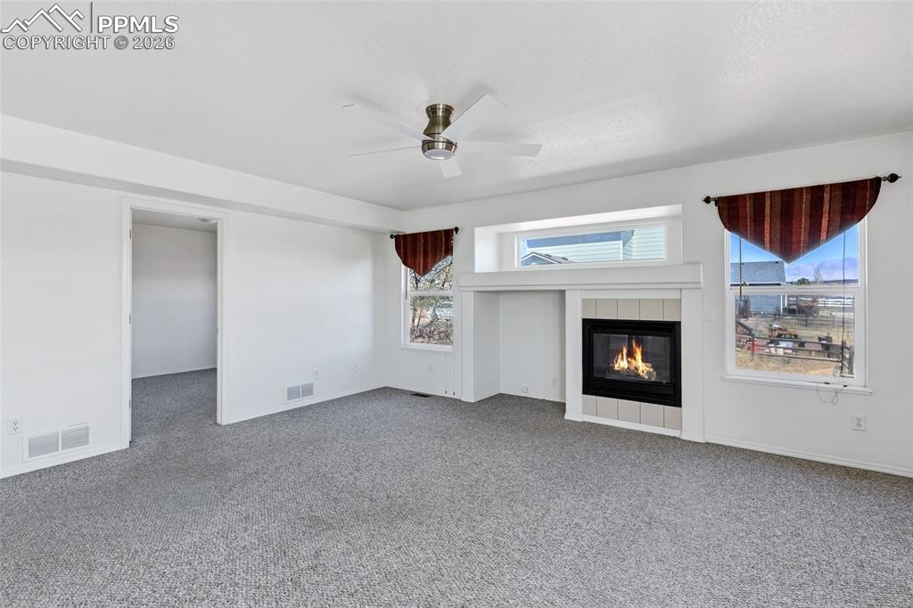 Image 15 of 50: Living Room