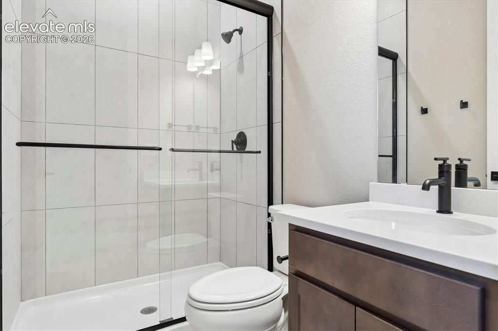 Image 9 of 24: Bathroom
