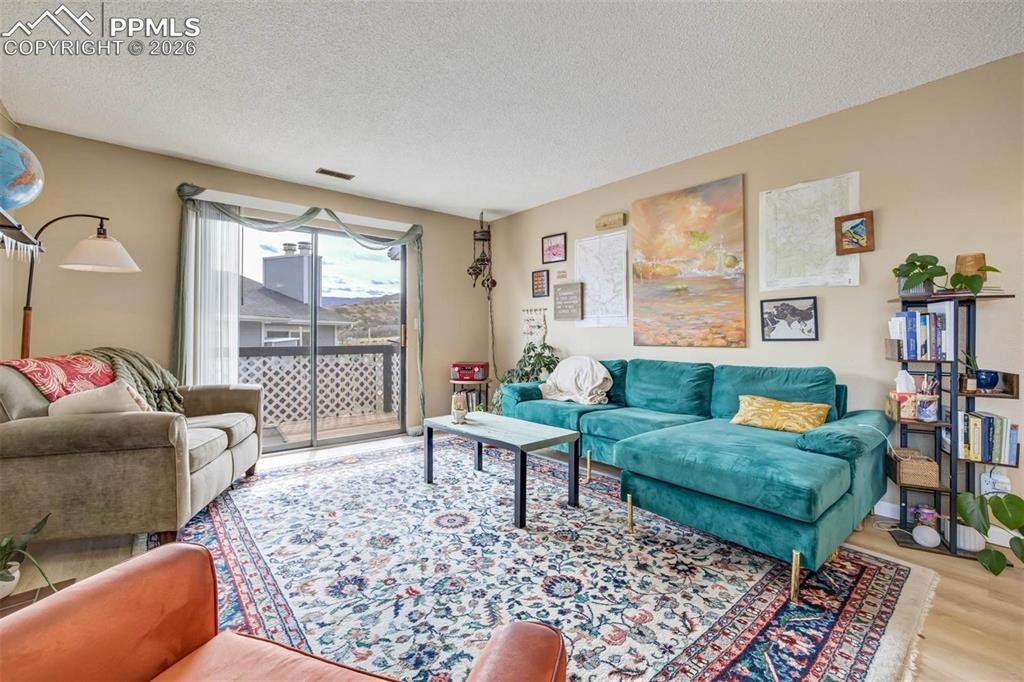 Image 3 of 18: Living Room