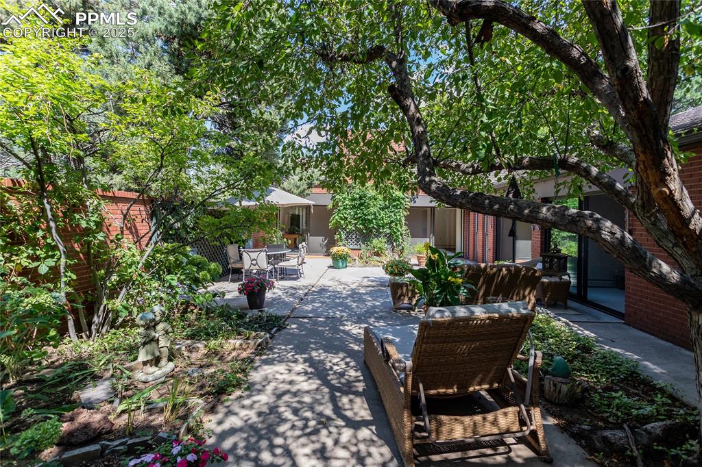 Image 32 of 35: View of patio