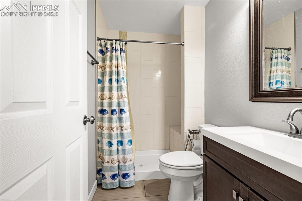 Image 11 of 28: Bathroom