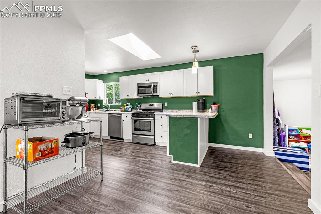 Image 12 of 28: Kitchen