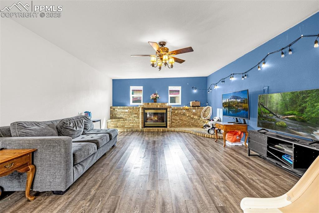 Image 17 of 28: Living Room