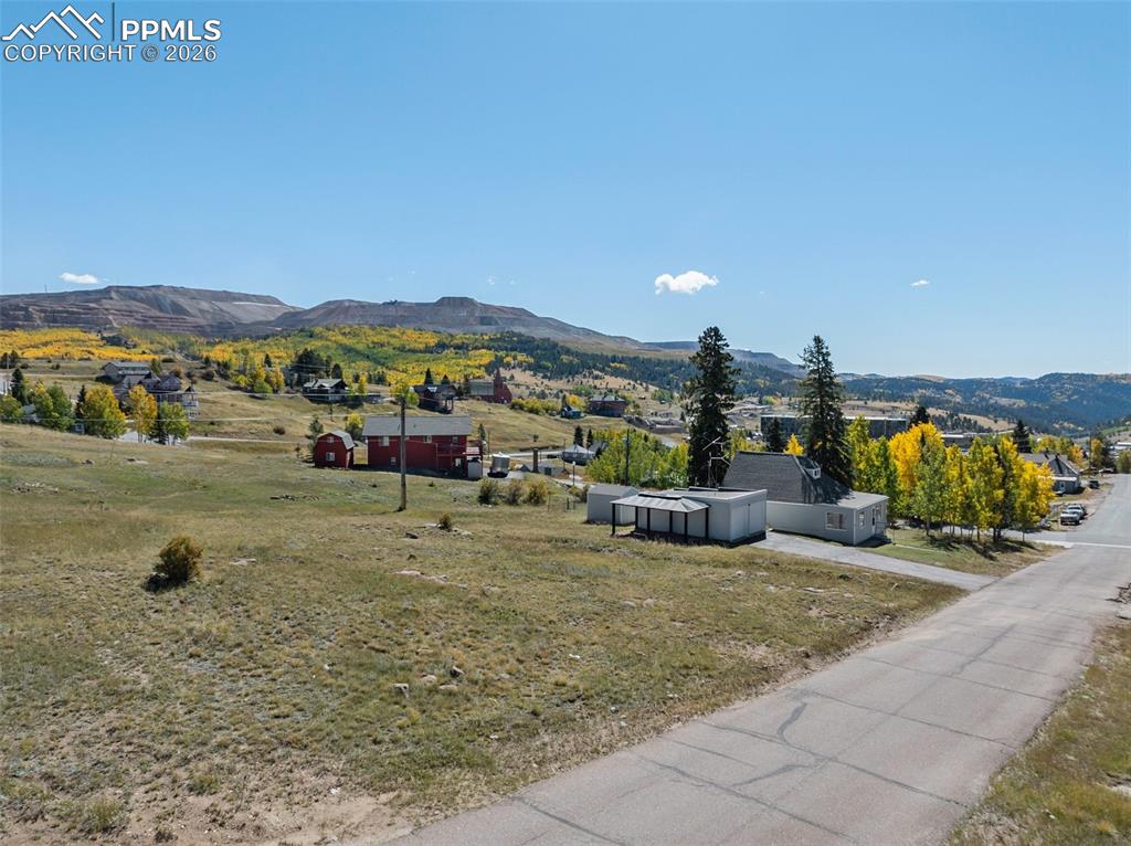 Image 4 of 9: View