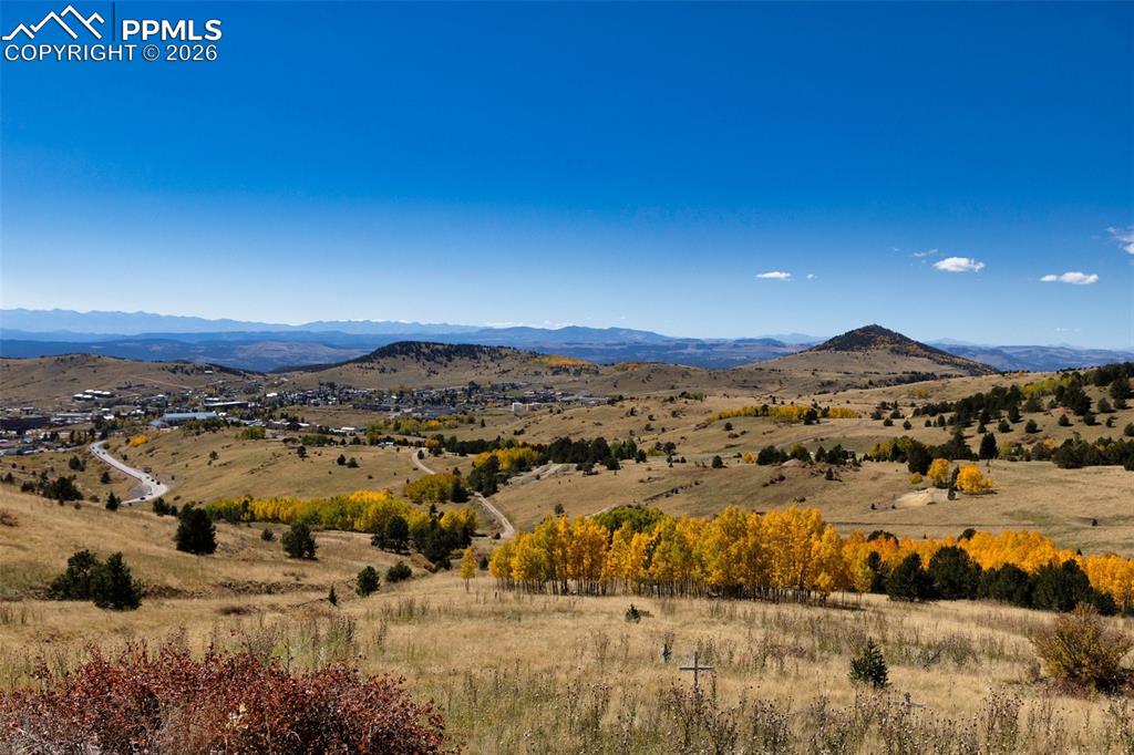 Image 9 of 9: View