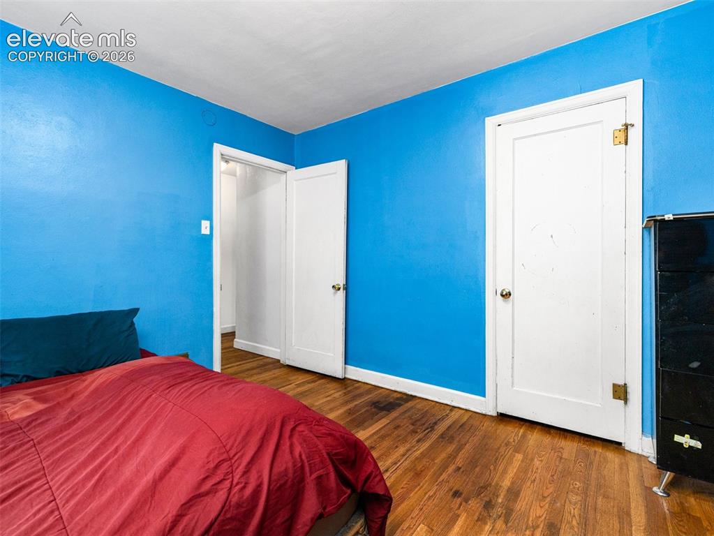 Image 13 of 24: Bedroom