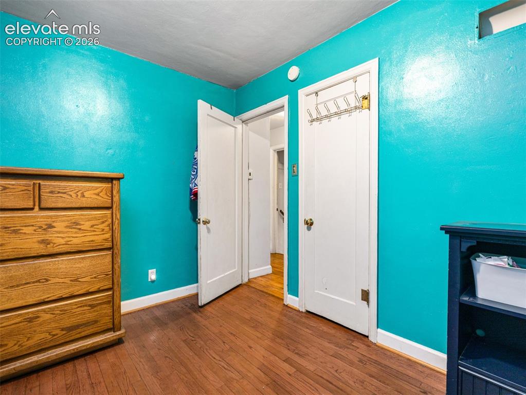 Image 15 of 24: Bedroom