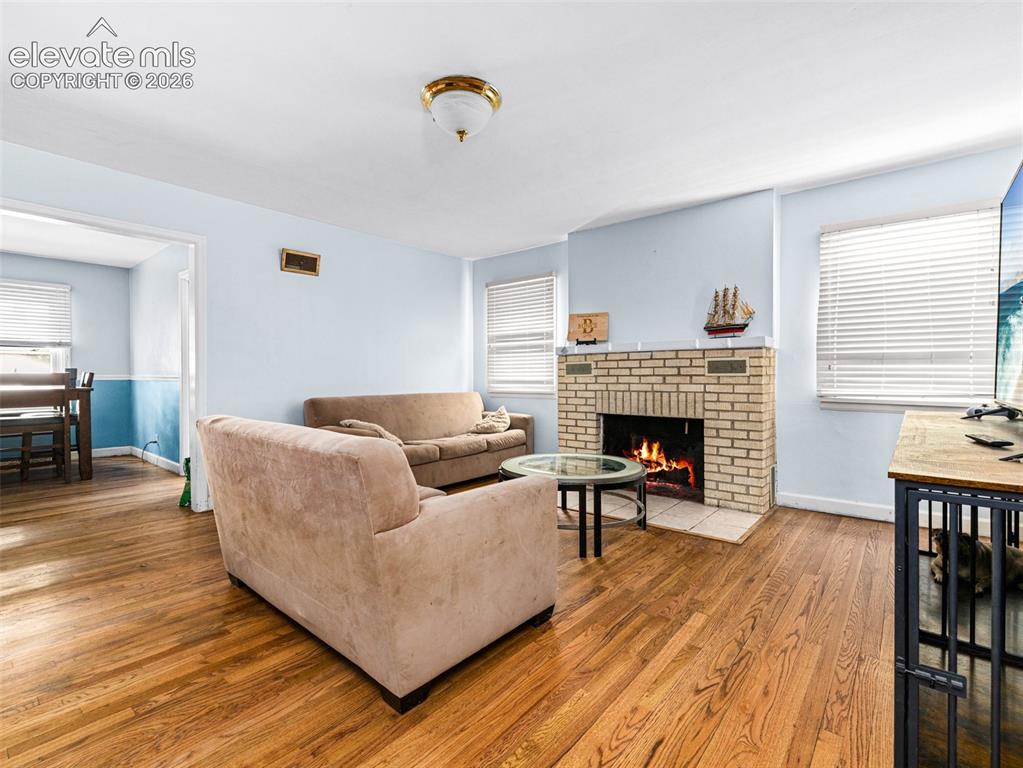 Image 7 of 24: Living Room
