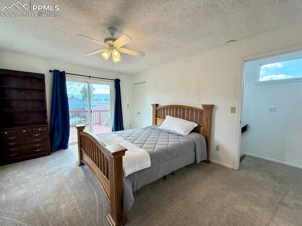 Image 16 of 25: Bedroom