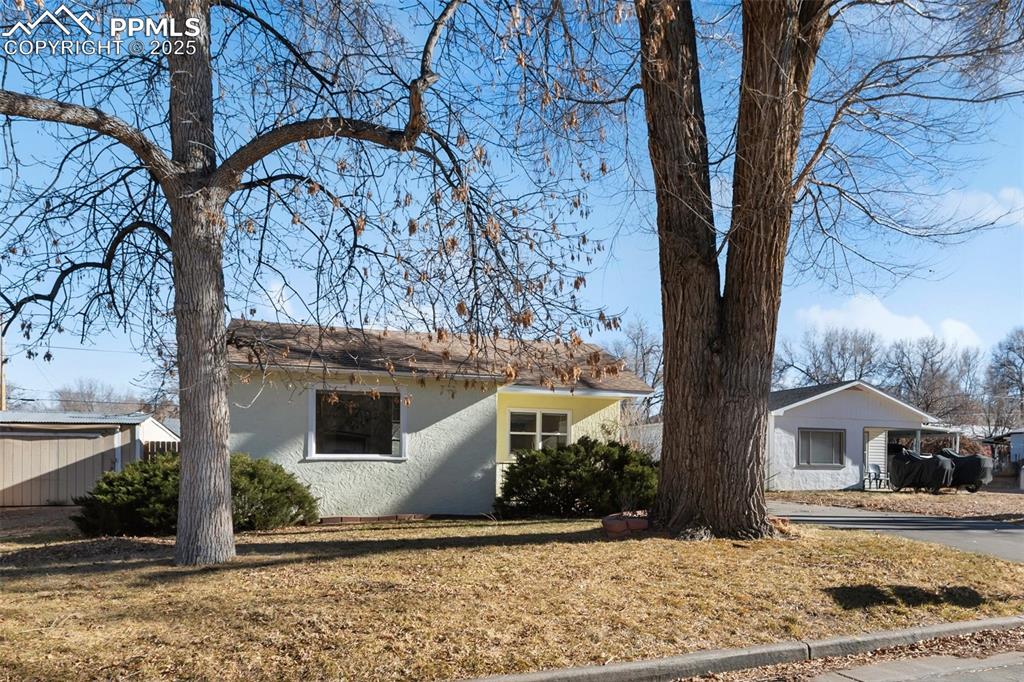 Image 2 of 34: Front of Structure