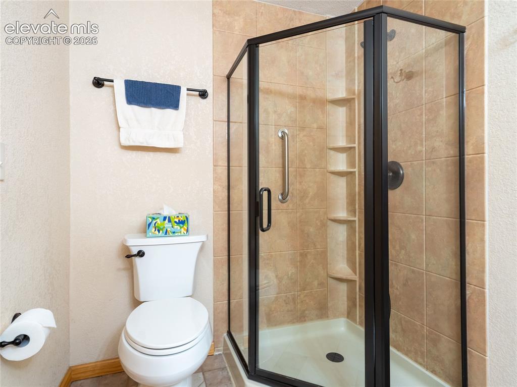 Image 16 of 35: Bathroom