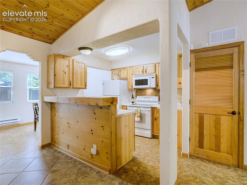 Image 6 of 35: Kitchen