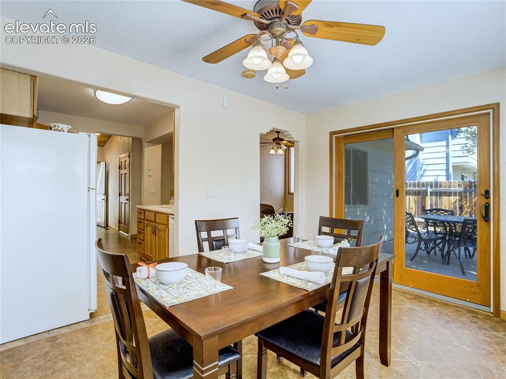 Image 9 of 35: Dining Area