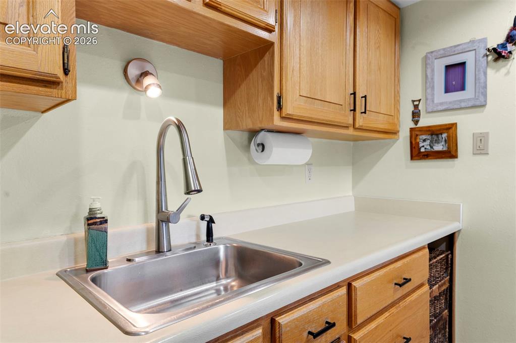 Image 15 of 30: Kitchen