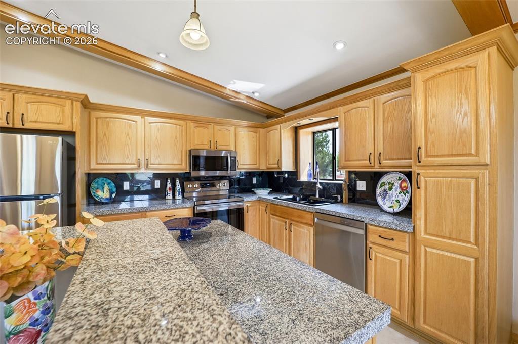 Image 11 of 45: Kitchen