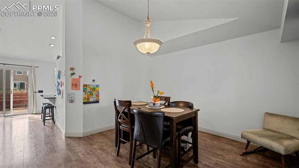 Image 2 of 28: Dining Area