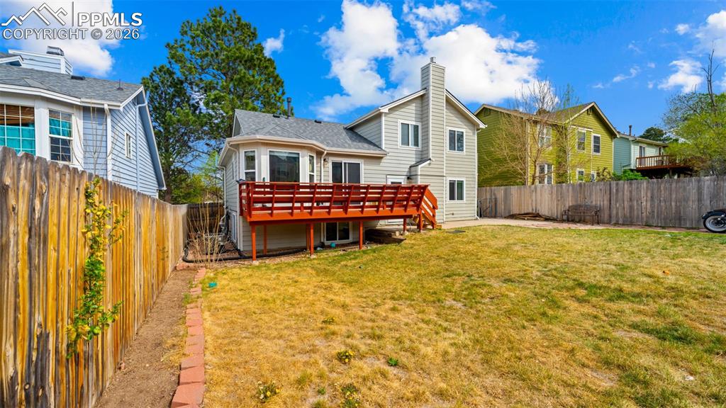 Image 21 of 28: Back of Structure