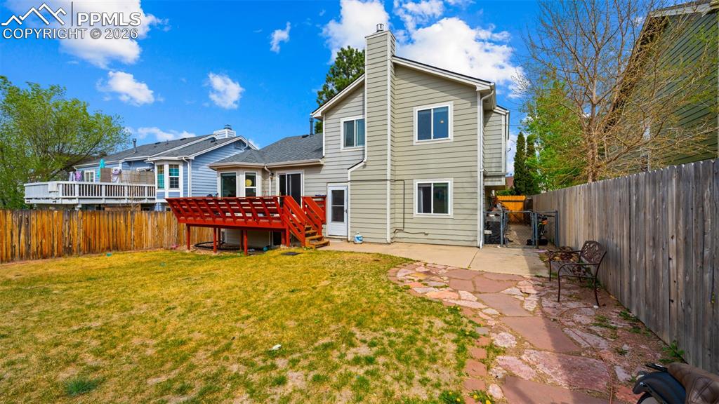 Image 22 of 28: Back of Structure