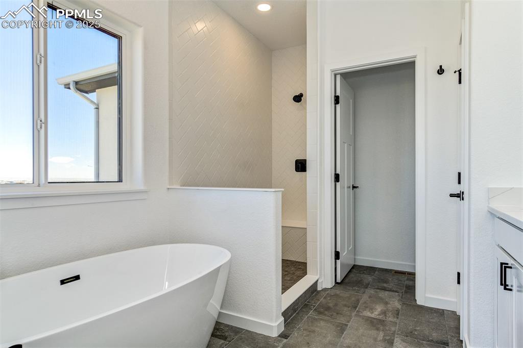 Image 32 of 36: EXAMPLE-PRIOR BUILT HOME-OWNER BATH