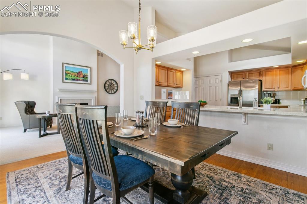 Image 12 of 28: Dining Area