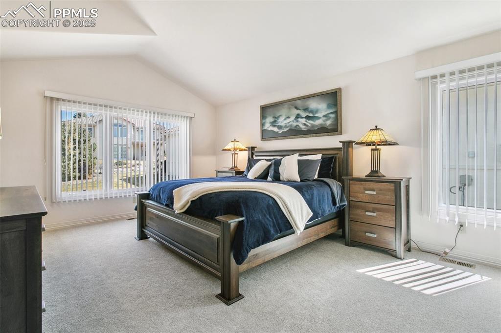 Image 14 of 28: Bedroom