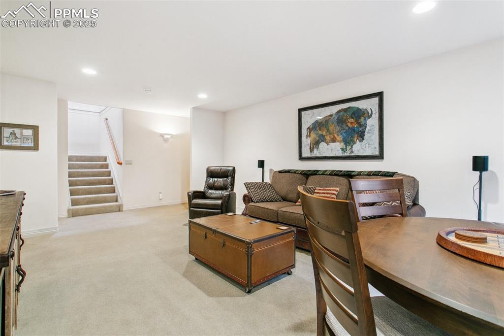 Image 20 of 28: Loft