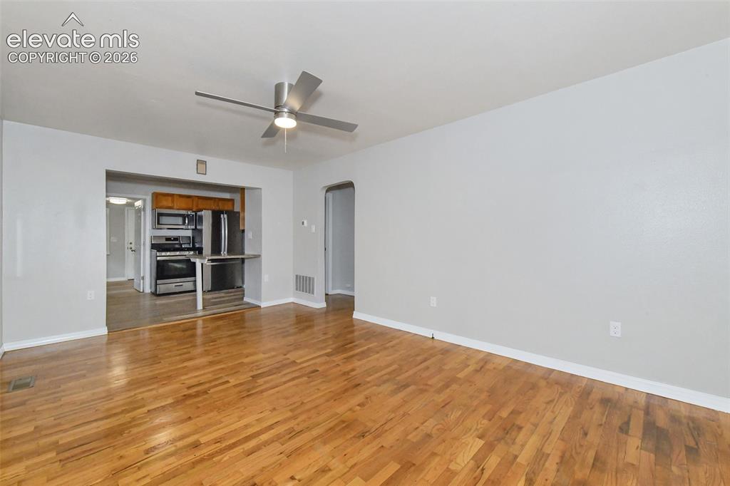 Image 14 of 30: Living Room