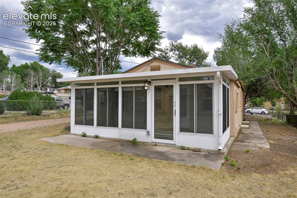 Image 8 of 30: Back of Structure