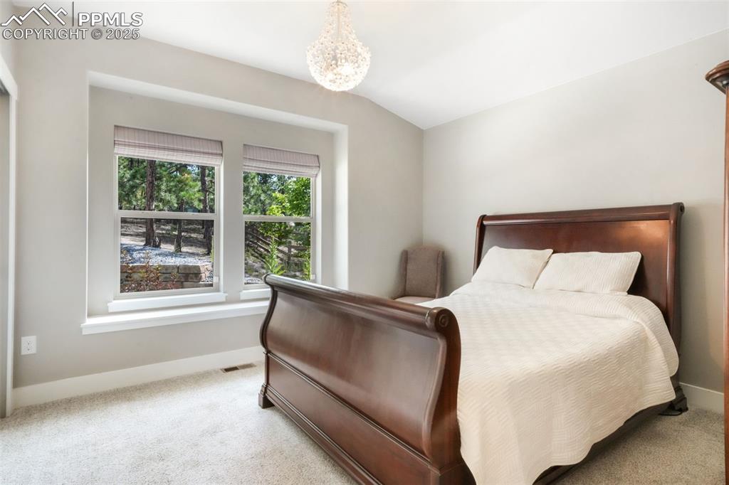 Image 27 of 50: Bedroom