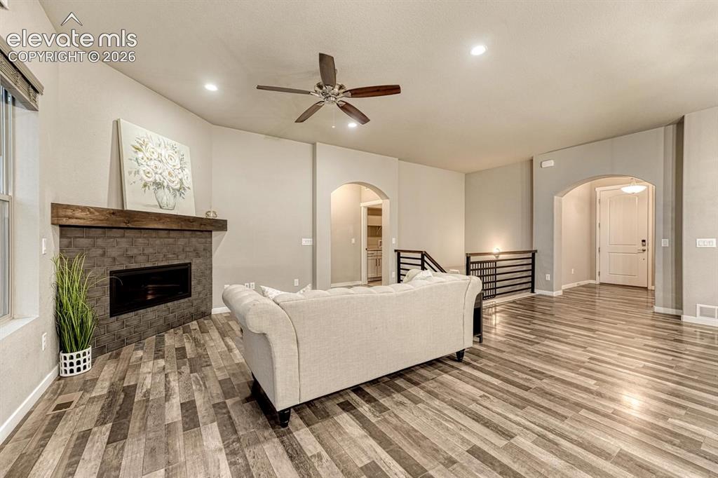 Image 15 of 43: Living Room