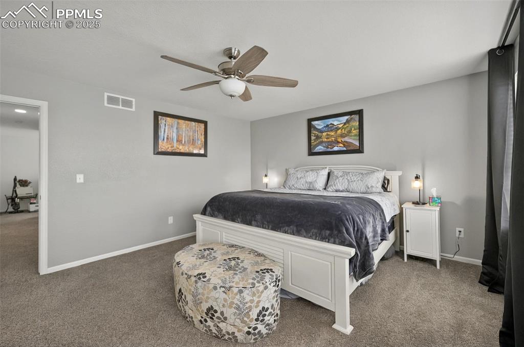 Image 16 of 38: Bedroom