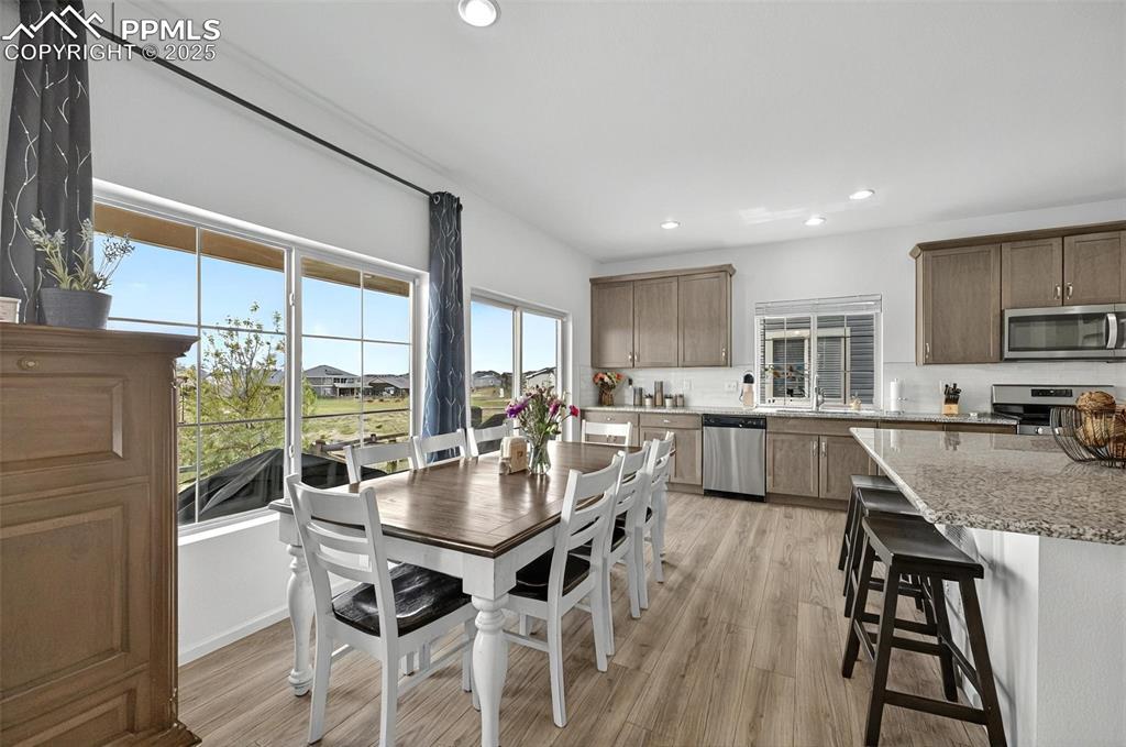 Image 6 of 38: Dining Area