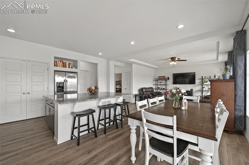 Image 7 of 38: Dining Area