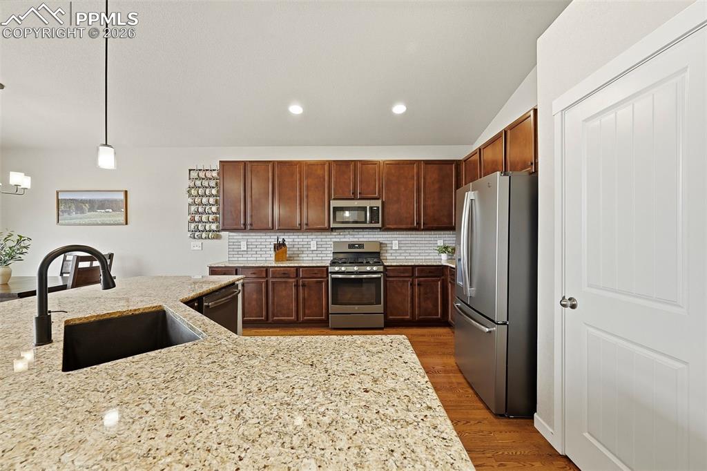 Image 11 of 36: Kitchen