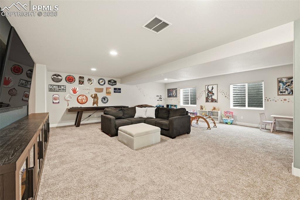 Image 23 of 36: Living Room